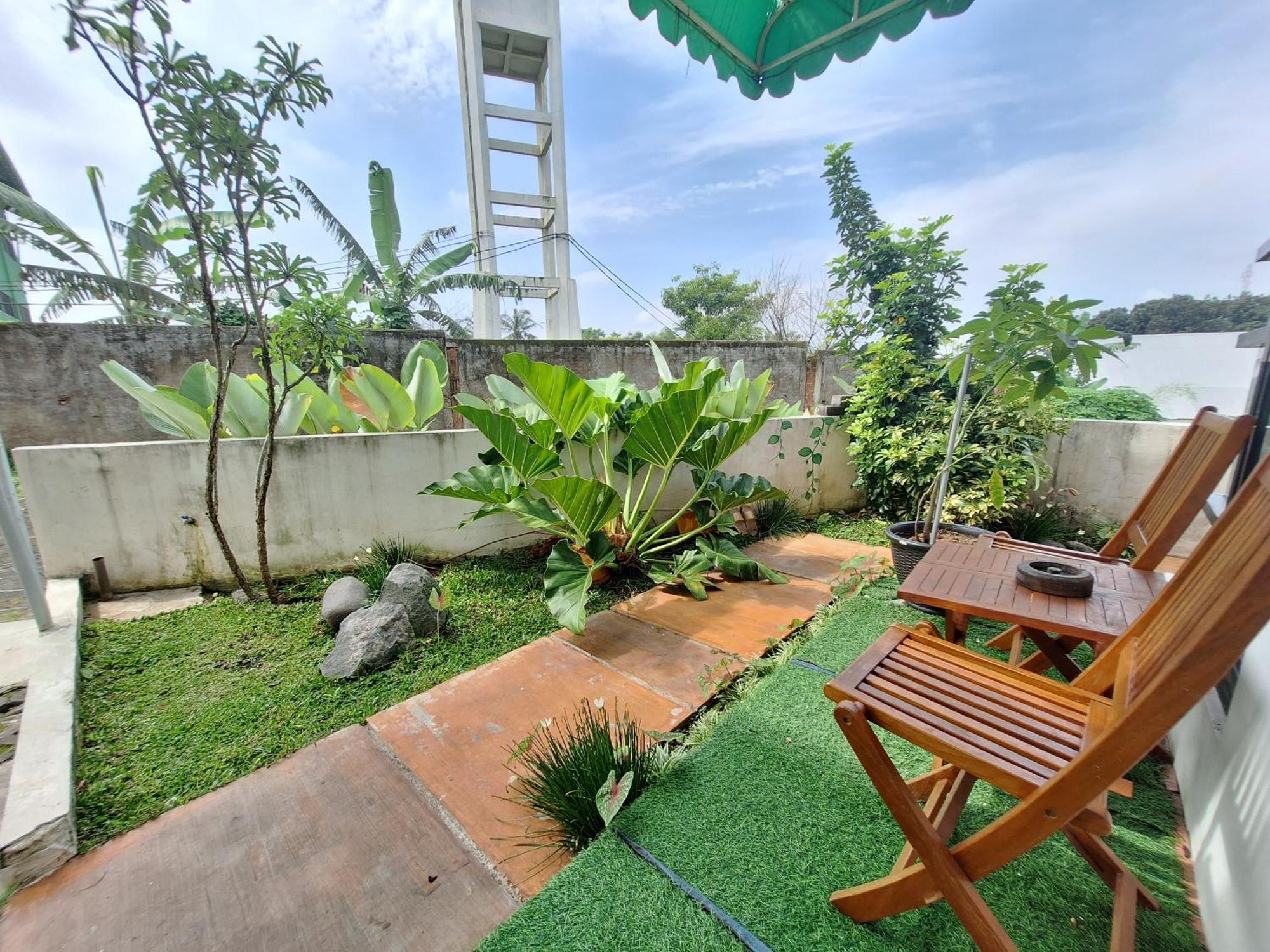 Villa Estetik Di Malang Exteriör bild