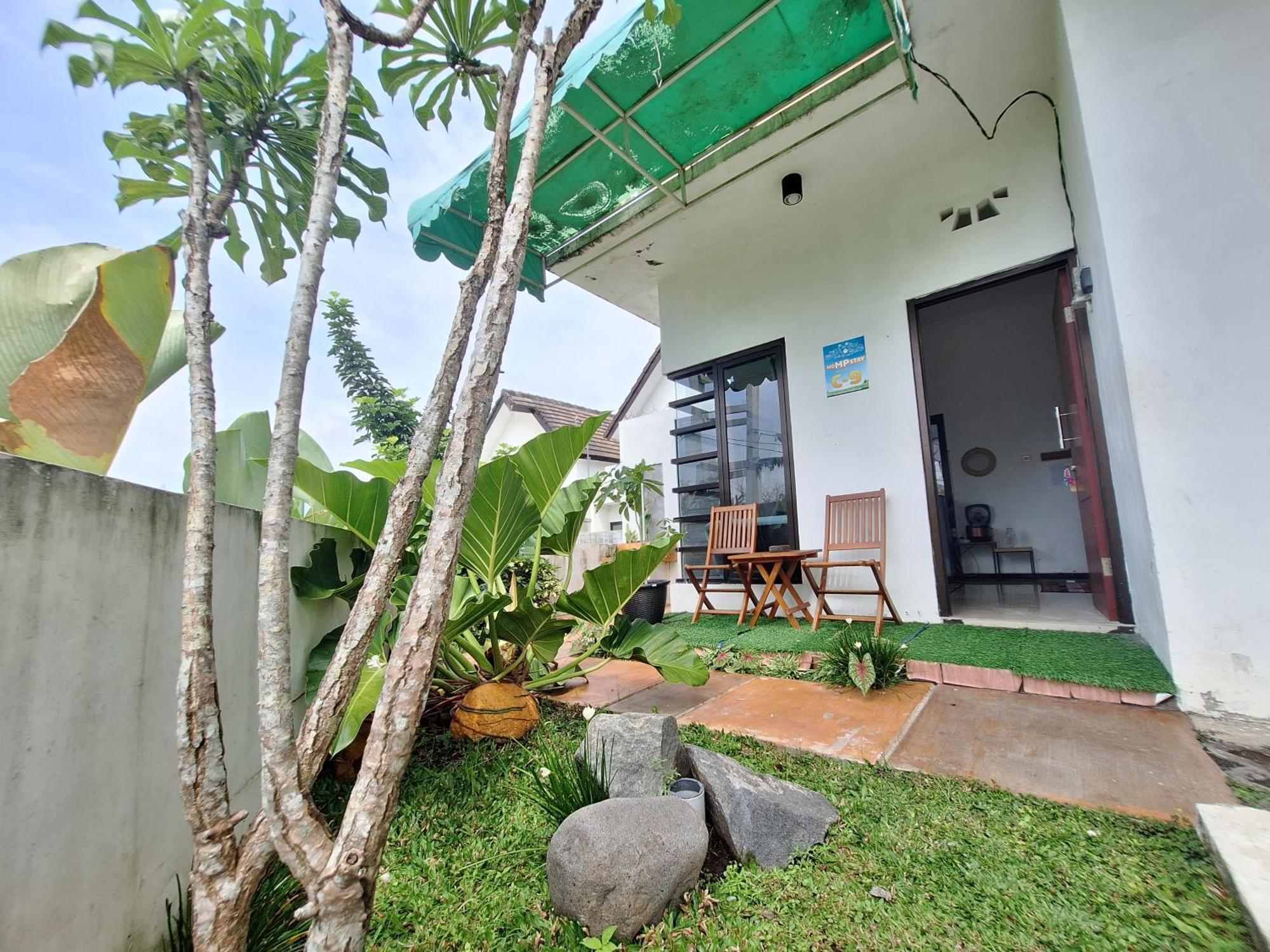 Villa Estetik Di Malang Exteriör bild