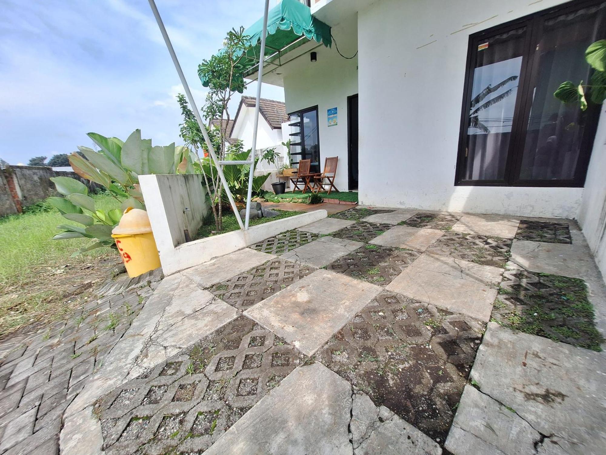 Villa Estetik Di Malang Exteriör bild