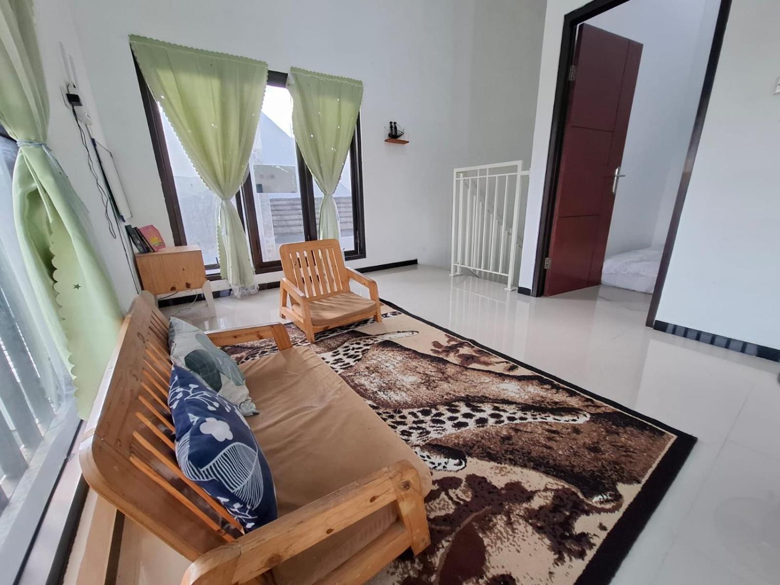 Villa Estetik Di Malang Exteriör bild